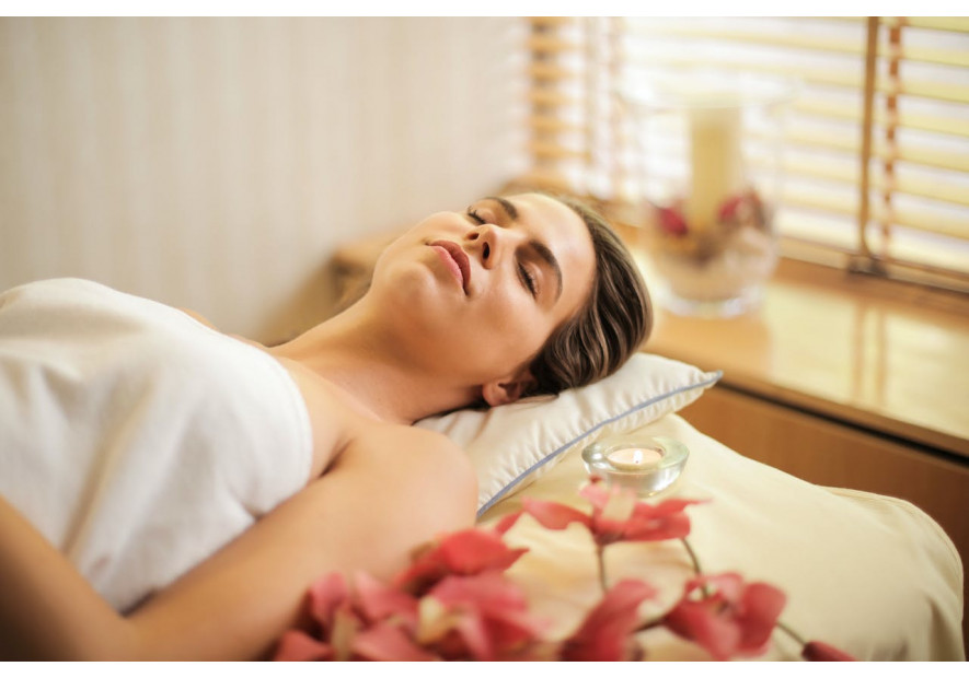 Relaks w łazience: Jak stworzyć domowe spa